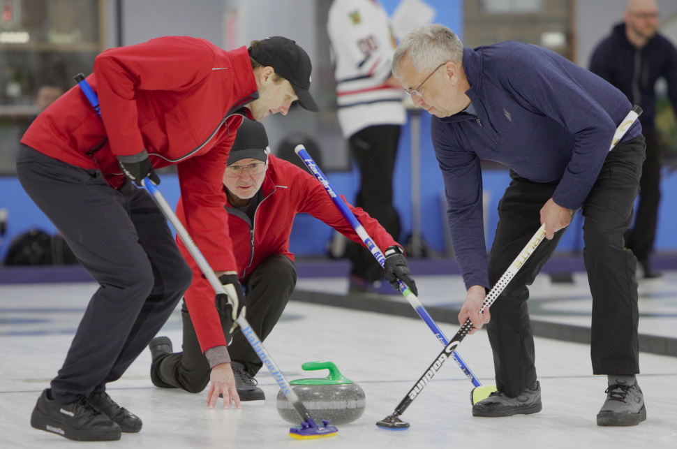 Sweeping and socializing go handinhand at men's bonspiel CochraneNow Cochrane, Alberta's
